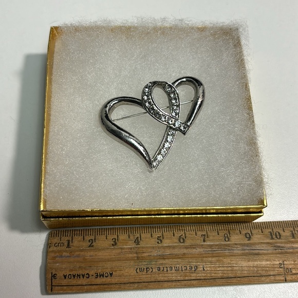 Pretty double heart rhinestone brooch - Picture 5 of 5